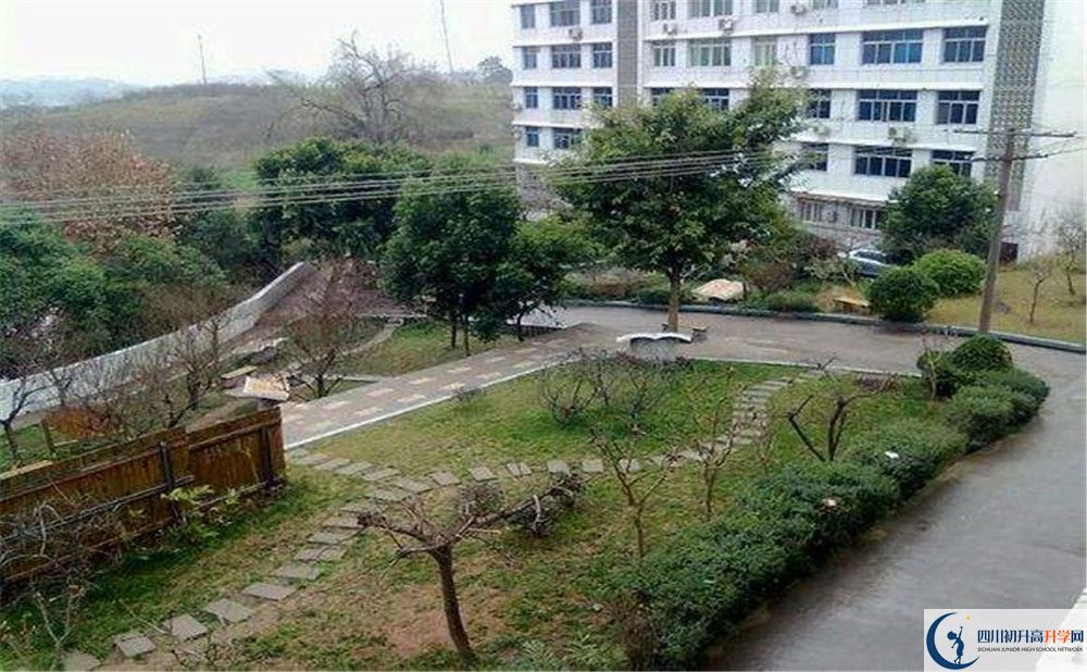 賈家中學(xué)在全國(guó)高中排名是多少？