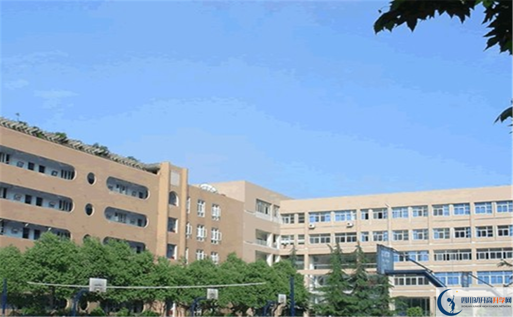 成都大學(xué)附屬中學(xué)高中分班考試難嗎？