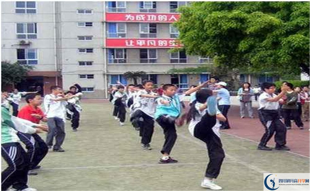成都玉林中學實驗班學費貴嗎？