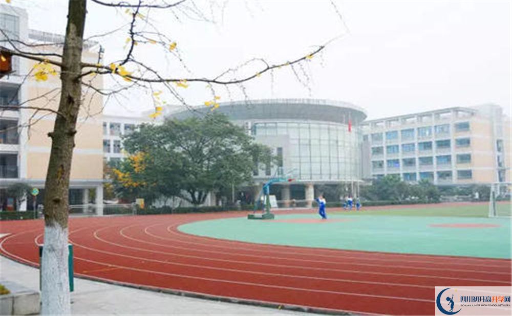 成都十二中（四川大學附屬中學）補課嗎？