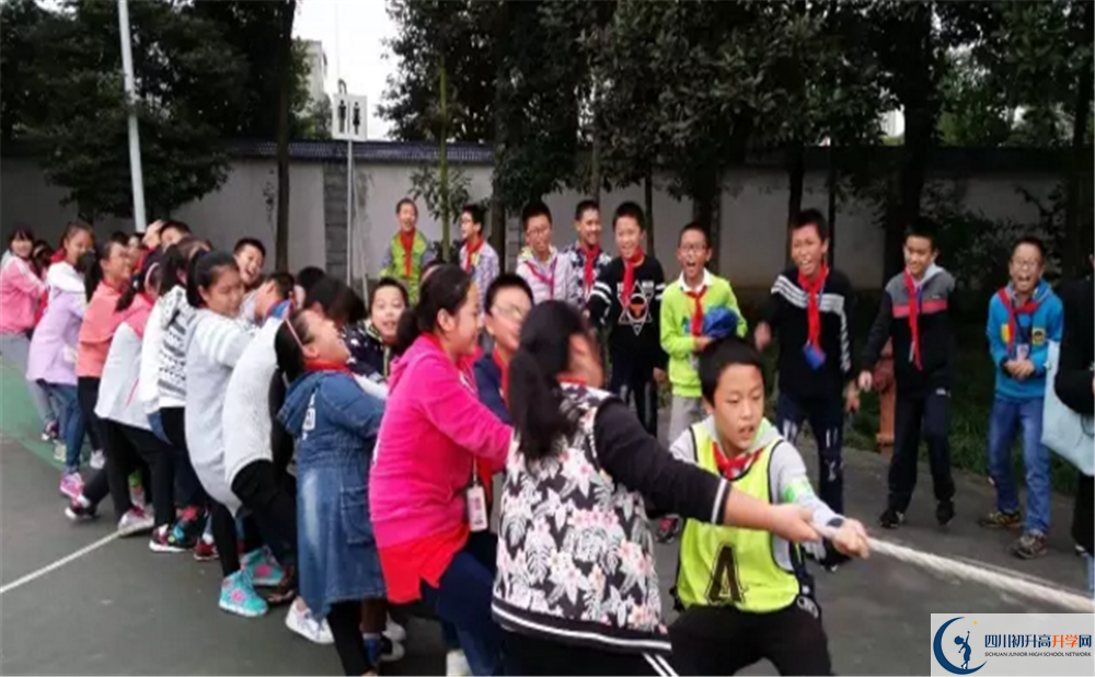 成都市龍泉中學2020年高考人數(shù)是多少？