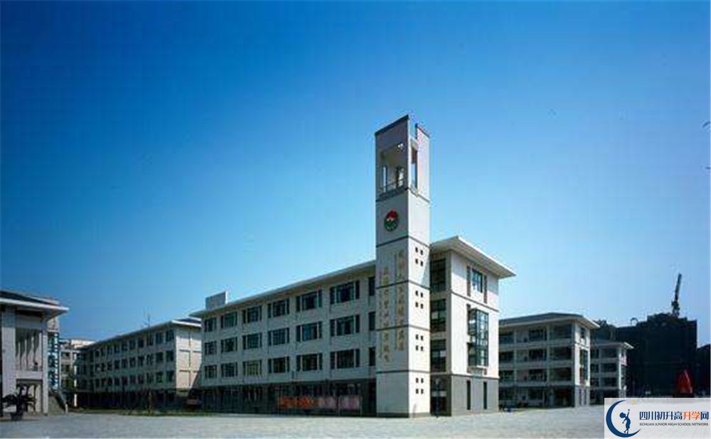 都江堰外國(guó)語(yǔ)實(shí)驗(yàn)學(xué)校學(xué)費(fèi)是多少錢？
