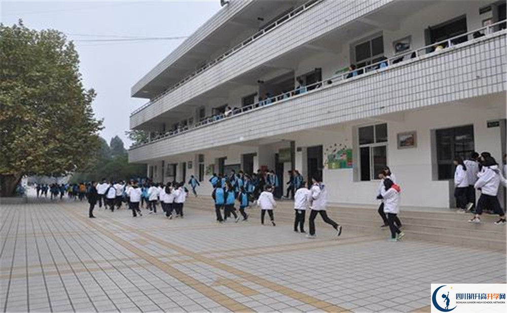 成都太平中學2020年分數(shù)線是多少分？